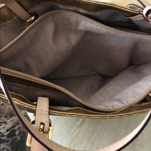 Michael Kors Jet Set East West Signature - Picture 4 of 7